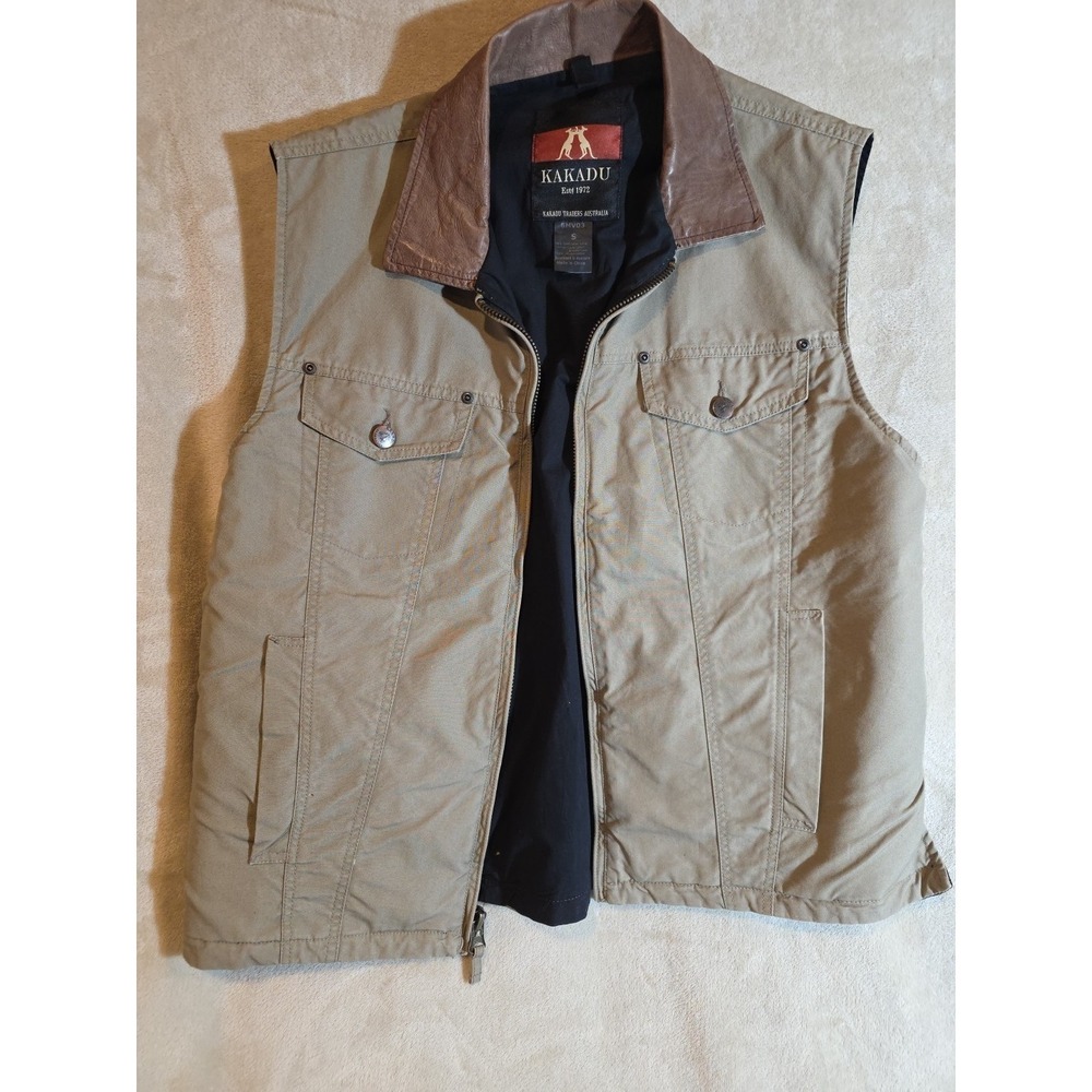 Kakadu Men's Beige Small Shooting Vest Brown Leather Collar Zip Front Reinforced